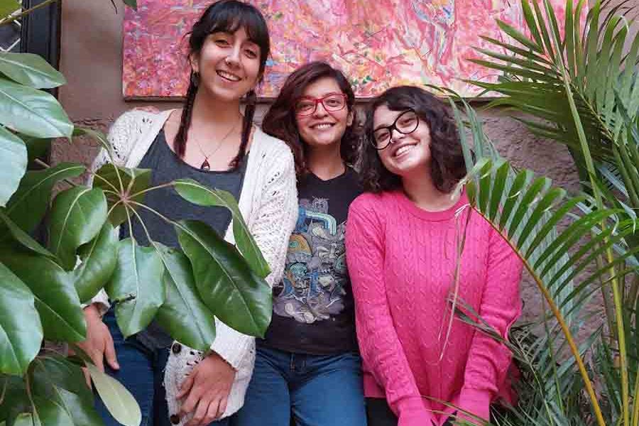 Manantial Gutiérrez, Ligia Gonzales y Emilia Acurio, organizadores de Lirón Lirón
