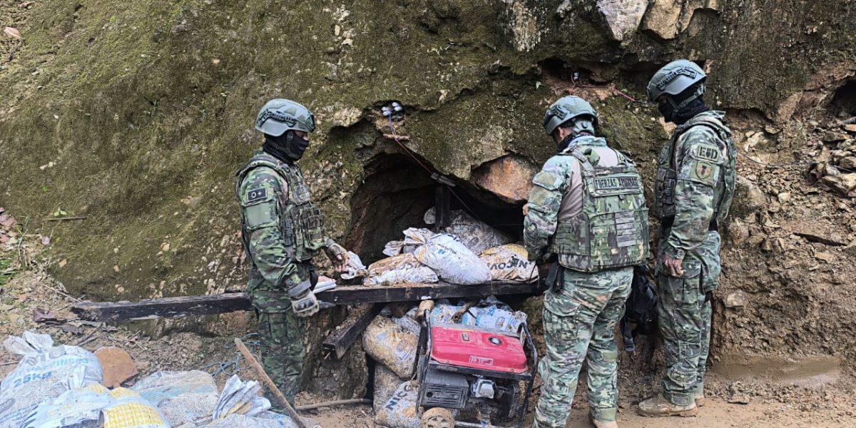 Militares en minería ilegal