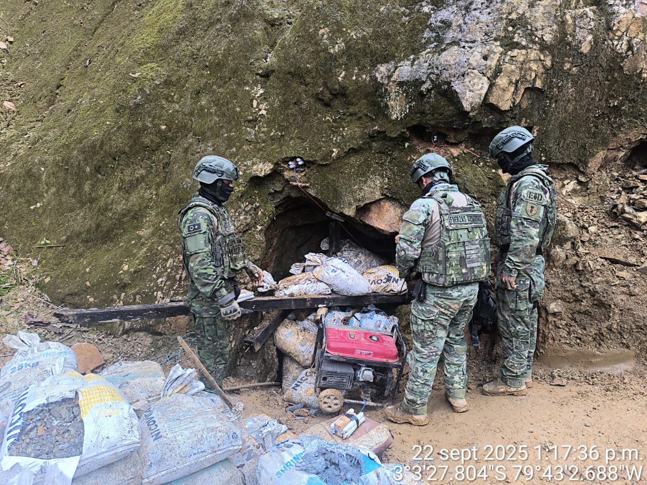 Militares en minería ilegal