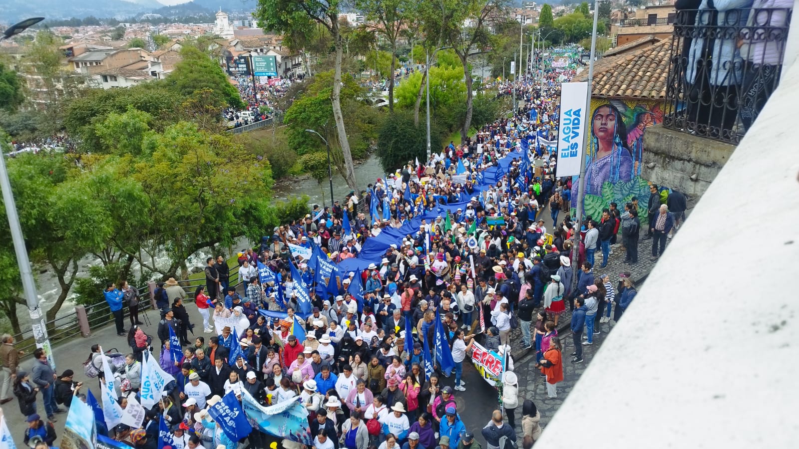Miles de personas en la marcha