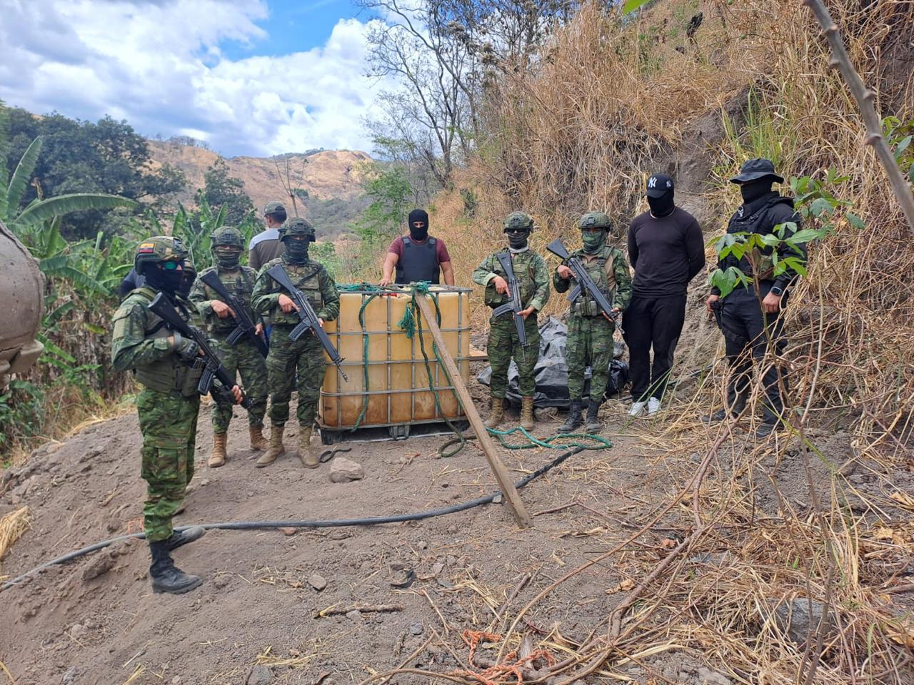 Operativos militares