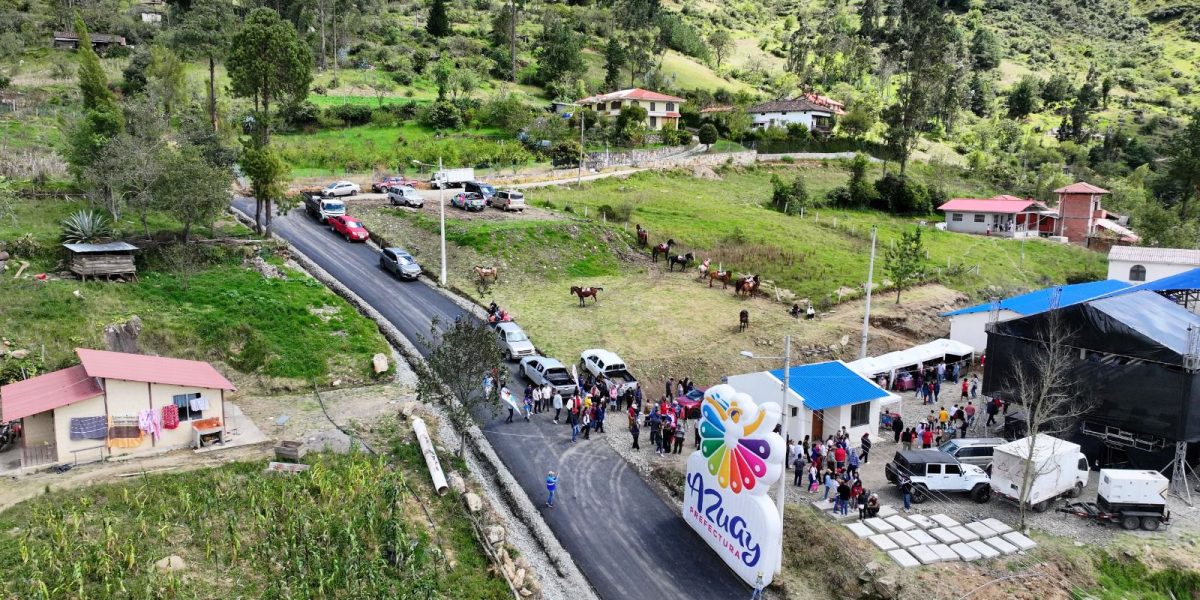 Asfaltado en Guachapala